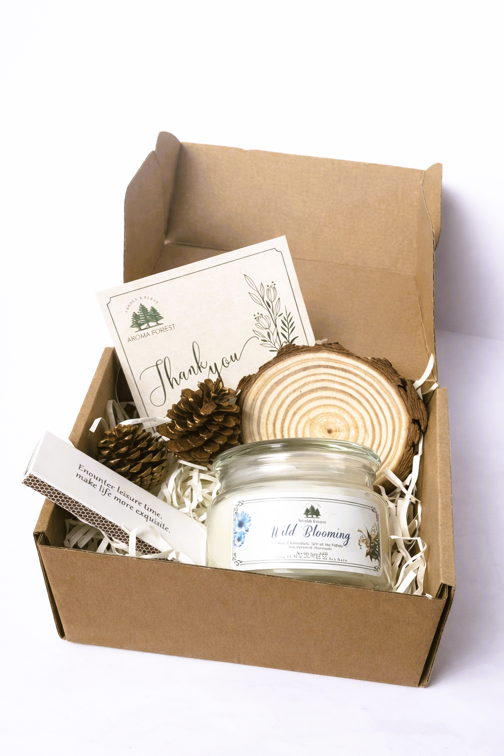 Set Quà tặng 01 nến thơm Aroma Forest 250g nhiều mùi hộp nắp cài trang trí nơ, quả thông